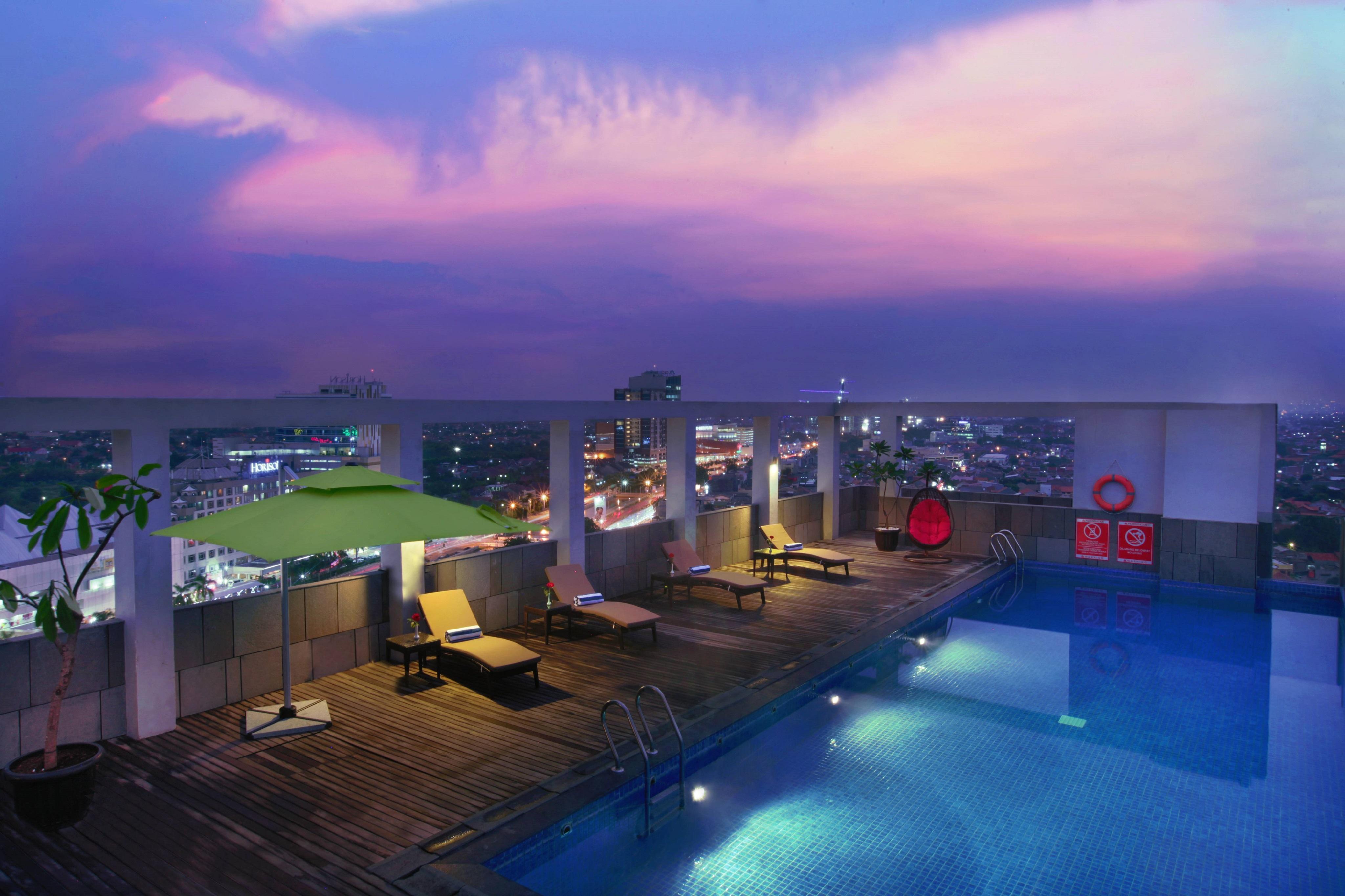 Aston Imperial Bekasi Hotel & Conference Center Exterior foto